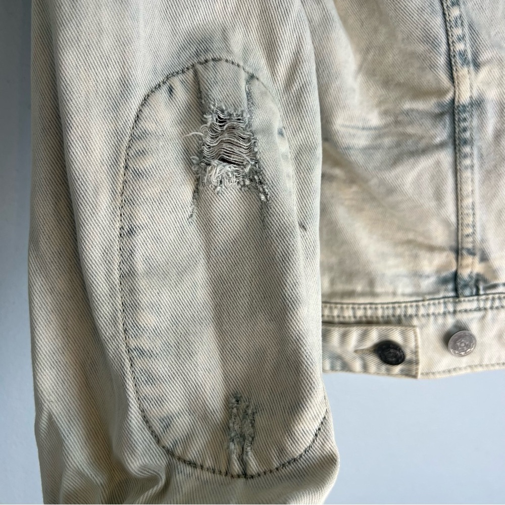 Free People Womens Baja Jean Jacket Trash White Wash Denim Sz 6 Distressed - Picture 15 of 16